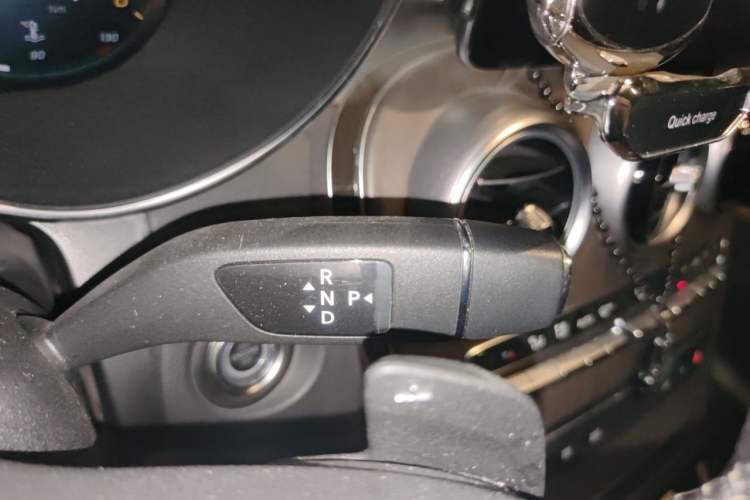 Used Mercedes-Benz GLC 2020 Facelift GLC 300 L 4MATIC Dynamic Edition Gear Lever