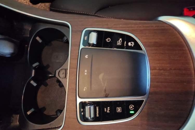 Used Mercedes-Benz GLC 2020 GLC 300 L 4MATIC Luxury Model Gear Lever