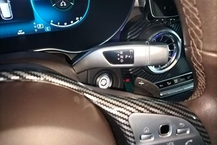 Used Mercedes-Benz GLC 2020 GLC 260 L 4MATIC Dynamic Model Gear Lever