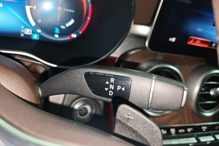 Used Mercedes-Benz GLC 2020 Facelift GLC 300 L 4MATIC Dynamic Edition Gear Lever