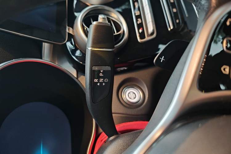 Used Mercedes-Benz GLC 2020 Facelifted GLC 260 L 4MATIC Dynamic Edition Gear Lever