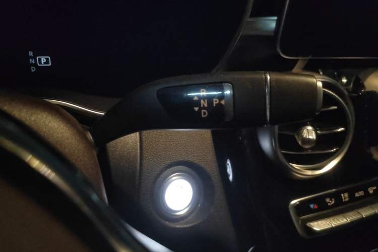Used Mercedes-Benz GLC 2020 GLC 260 L 4MATIC Dynamic Model Gear Lever