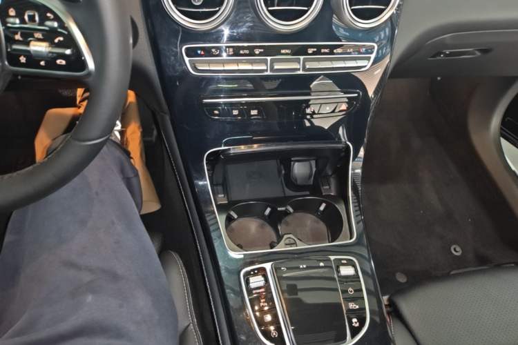 Used Mercedes-Benz GLC 2020 Facelifted GLC 260 L 4MATIC Dynamic Edition Gear Lever