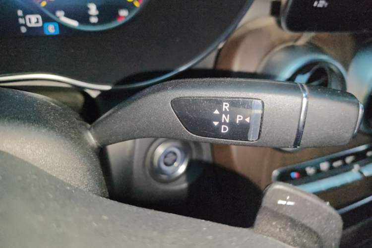 Used Mercedes-Benz GLC 2020 Facelifted GLC 260 L 4MATIC Dynamic Edition Gear Lever