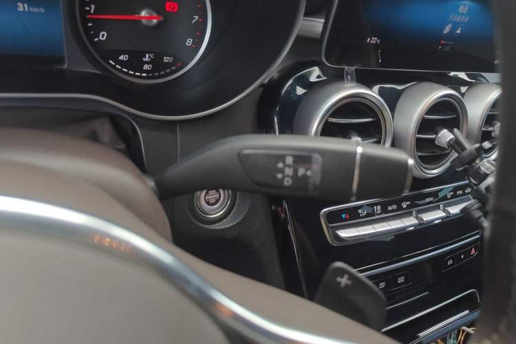 Used Mercedes-Benz GLC 2020 GLC 260 L 4MATIC Dynamic Model Gear Lever