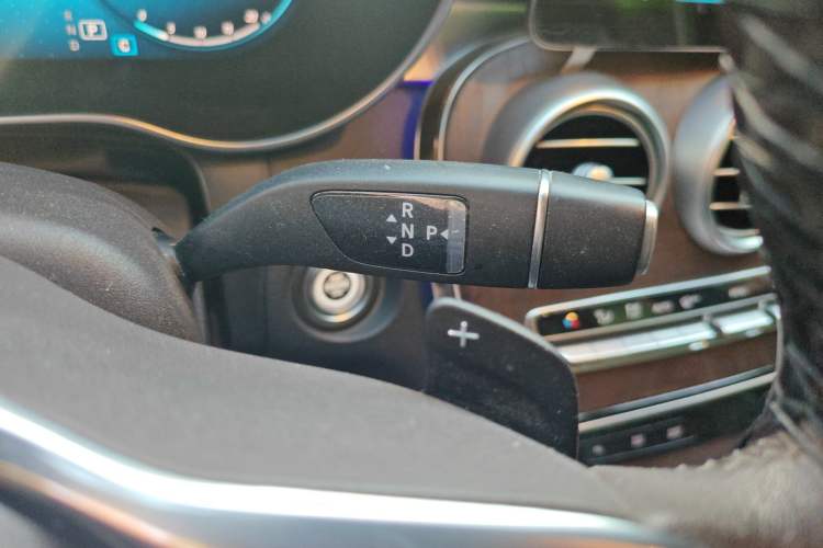 Used Mercedes-Benz GLC 2020 Facelift GLC 260 L 4MATIC Luxury Edition Gear Lever