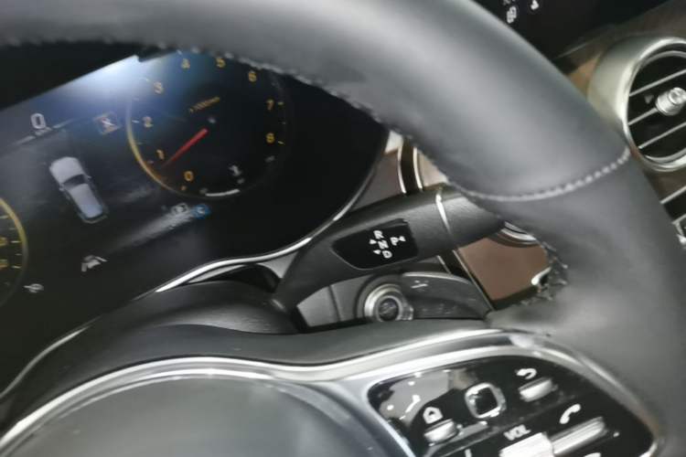 Used Mercedes-Benz GLC 2020 GLC 300 L 4MATIC Dynamic Edition Gear Lever