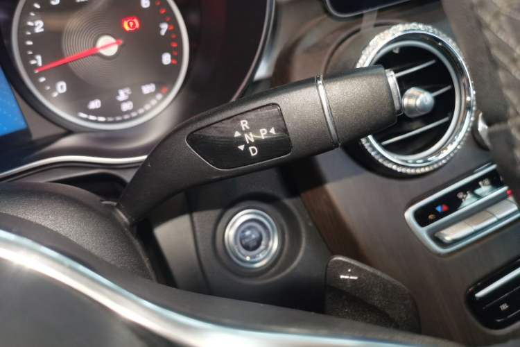 Used Mercedes-Benz GLC 2020 GLC 260 L 4MATIC Dynamic Model Gear Lever