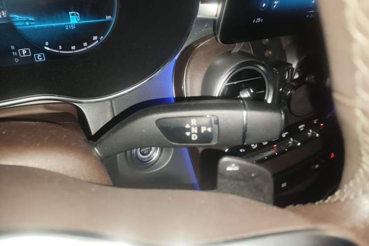 Used Mercedes-Benz GLC 2020 Facelift GLC 300 L 4MATIC Dynamic Edition Gear Lever