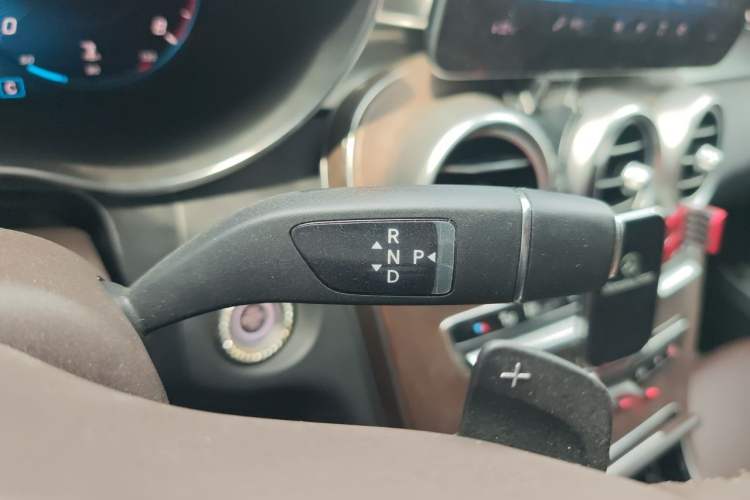 Used Mercedes-Benz GLC 2020 Facelift GLC 300 L 4MATIC Dynamic Edition Gear Lever