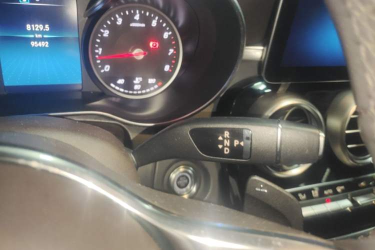 Used Mercedes-Benz GLC 2020 GLC 260 L 4MATIC Dynamic Model Gear Lever