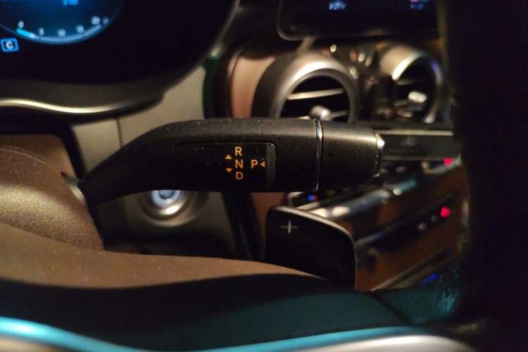 Used Mercedes-Benz GLC 2020 GLC 300 L 4MATIC Dynamic Edition Gear Lever