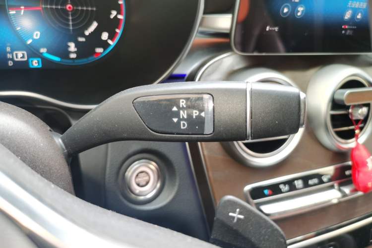 Used Mercedes-Benz GLC 2020 GLC 300 L 4MATIC Dynamic Edition Gear Lever