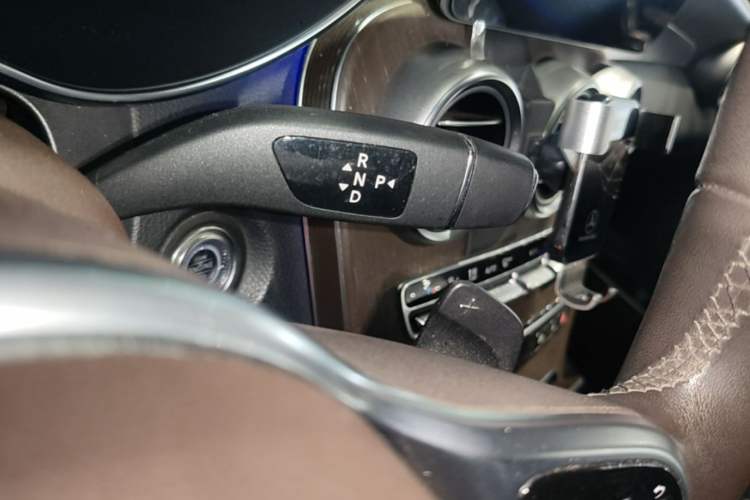 Used Mercedes-Benz GLC 2020 GLC 300 L 4MATIC Dynamic Edition Gear Lever