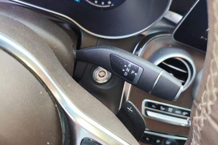 Used Mercedes-Benz GLC 2020 Facelift GLC 260 L 4MATIC Luxury Edition Gear Lever