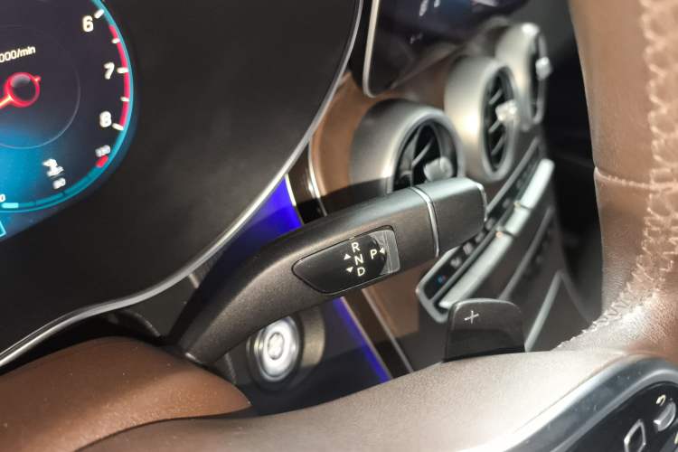 Used Mercedes-Benz GLC 2020 GLC 260 L 4MATIC Luxury Model Gear Lever