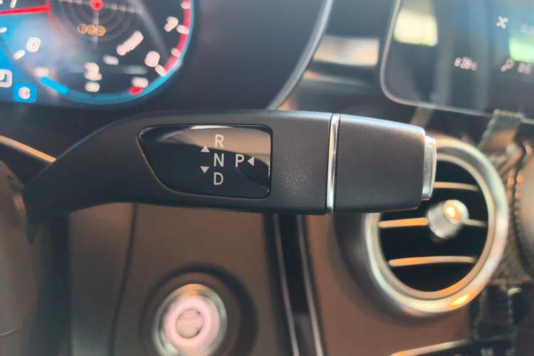 Used Mercedes-Benz GLC 2020 GLC 300 L 4MATIC Dynamic Edition Gear Lever