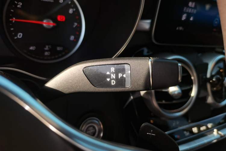 Used Mercedes-Benz GLC 2020 GLC 260 L 4MATIC Dynamic Model Gear Lever