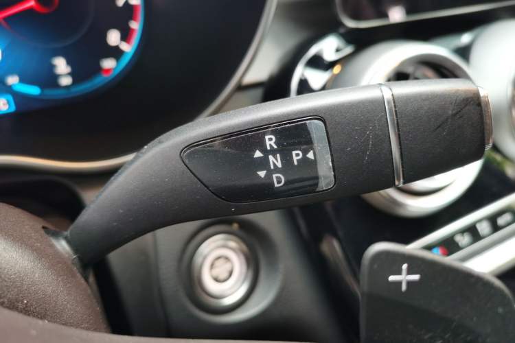 Used Mercedes-Benz GLC 2020 Facelift GLC 260 L 4MATIC Luxury Edition Gear Lever
