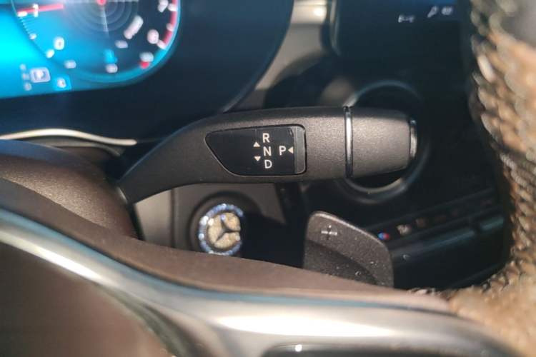 Used Mercedes-Benz GLC 2020 Facelifted GLC 260 L 4MATIC Dynamic Edition Gear Lever