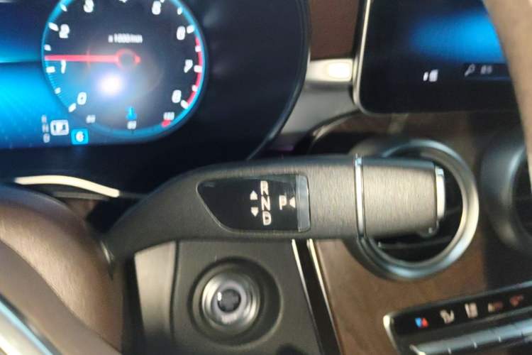 Used Mercedes-Benz GLC 2020 Facelift GLC 300 L 4MATIC Dynamic Edition Gear Lever