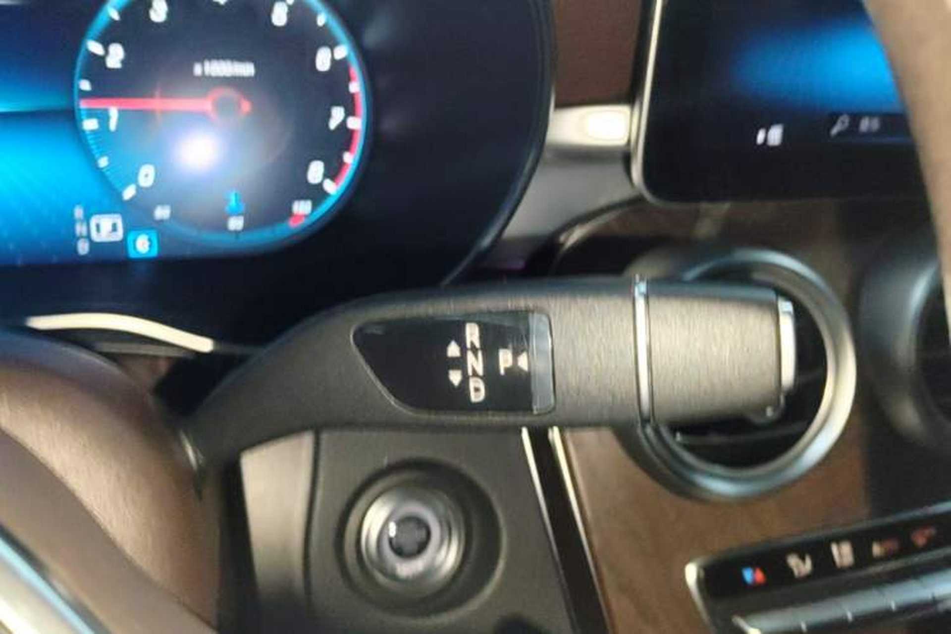 Used Mercedes-Benz GLC 2020 Facelift GLC 300 L 4MATIC Dynamic Edition Gear Lever