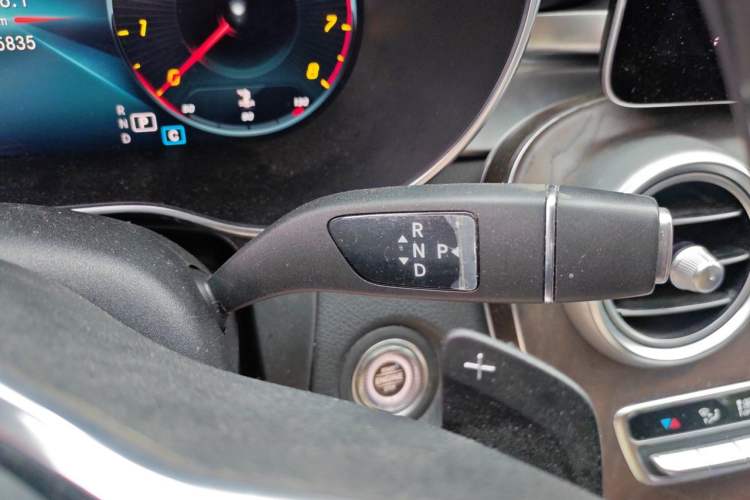 Used Mercedes-Benz GLC 2020 Facelift GLC 260 L 4MATIC Luxury Edition Gear Lever