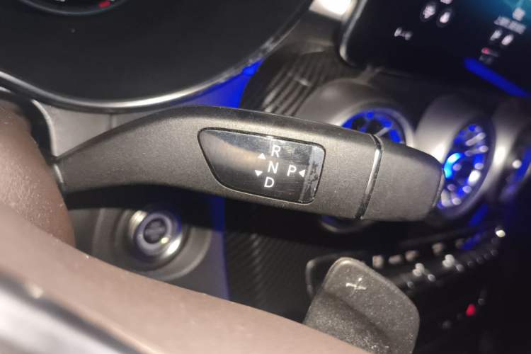 Used Mercedes-Benz GLC 2020 Facelift GLC 300 L 4MATIC Dynamic Edition Gear Lever