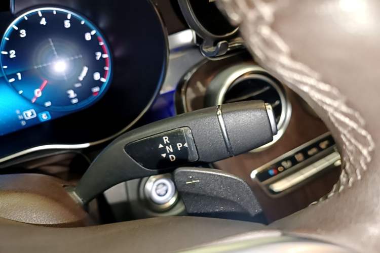 Used Mercedes-Benz GLC 2020 Facelift GLC 300 L 4MATIC Dynamic Edition Gear Lever
