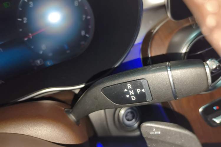 Used Mercedes-Benz GLC 2020 Facelift GLC 300 L 4MATIC Dynamic Edition Gear Lever