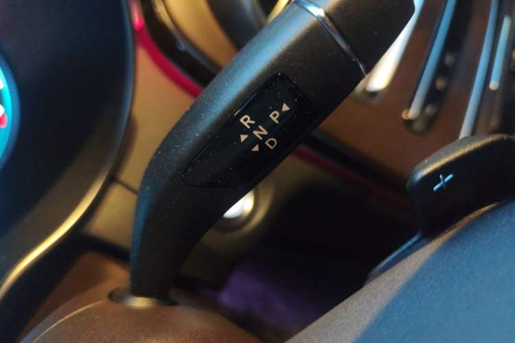 Used Mercedes-Benz GLC 2020 Facelift GLC 300 L 4MATIC Dynamic Edition Gear Lever