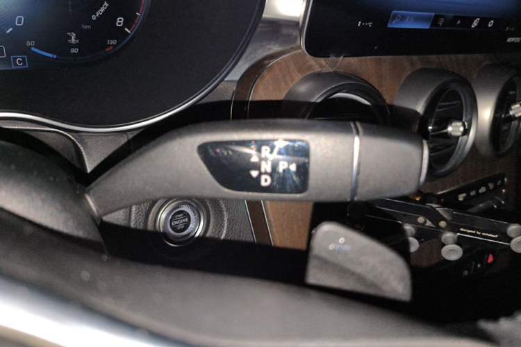 Used Mercedes-Benz GLC 2020 Facelift GLC 300 L 4MATIC Dynamic Edition Gear Lever