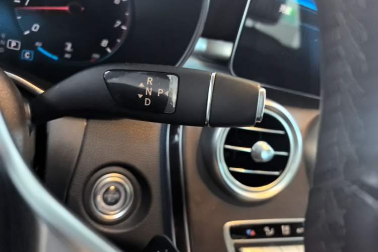 Used Mercedes-Benz GLC 2020 GLC 300 L 4MATIC Dynamic Edition Gear Lever