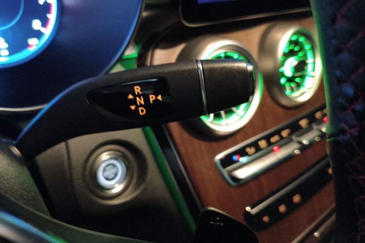 Used Mercedes-Benz GLC 2020 GLC 300 L 4MATIC Luxury Model Gear Lever