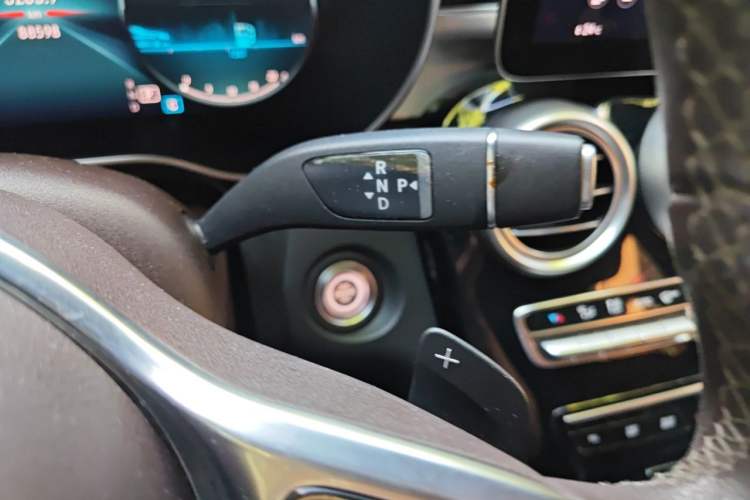 Used Mercedes-Benz GLC 2020 GLC 260 L 4MATIC Dynamic Model Gear Lever