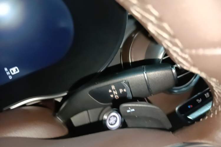 Used Mercedes-Benz GLC 2020 GLC 260 L 4MATIC Luxury Model Gear Lever