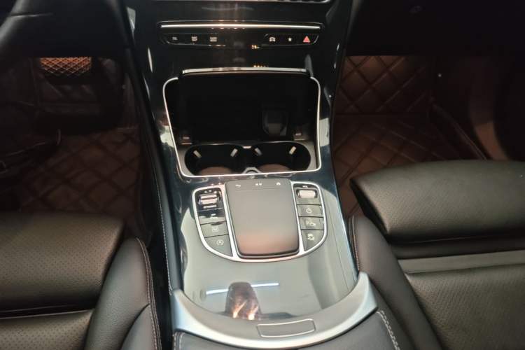 Used Mercedes-Benz GLC 2020 Facelifted GLC 260 L 4MATIC Dynamic Edition Gear Lever