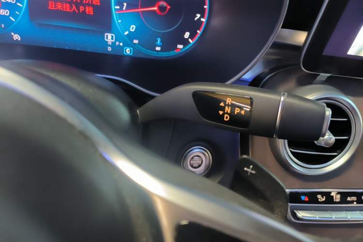 Used Mercedes-Benz GLC 2020 Facelift GLC 260 L 4MATIC Luxury Edition Gear Lever