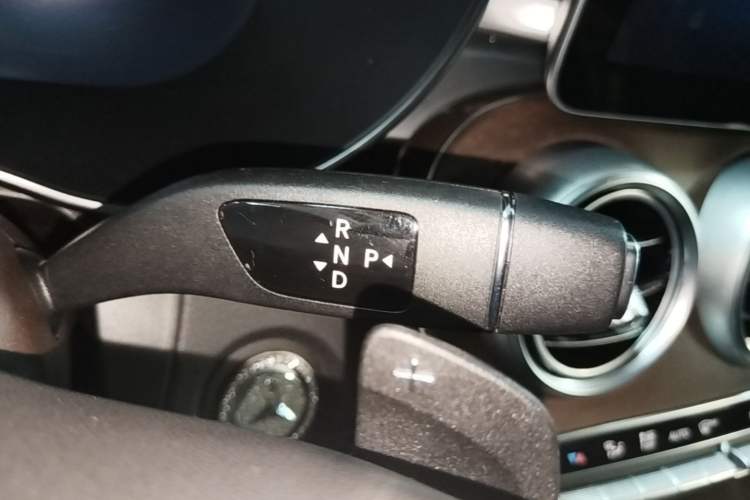 Used Mercedes-Benz GLC 2020 GLC 300 L 4MATIC Dynamic Edition Gear Lever