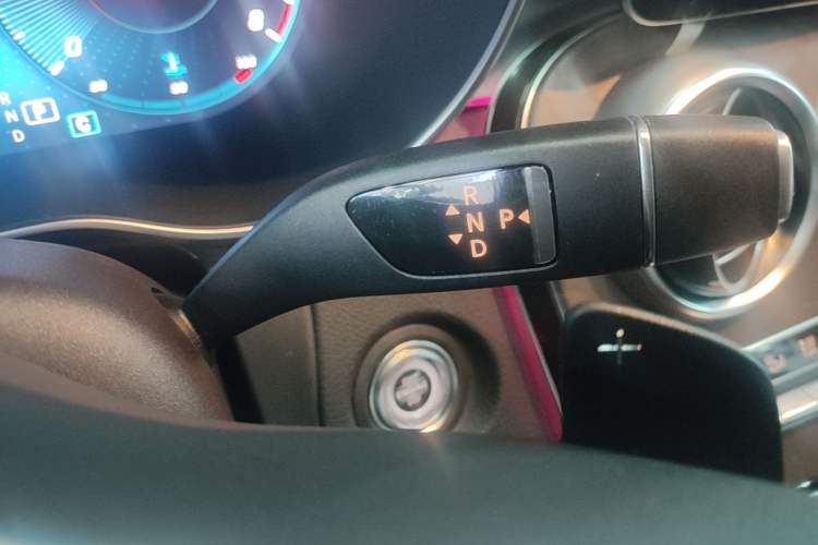 Used Mercedes-Benz GLC 2020 Facelift GLC 300 L 4MATIC Dynamic Edition Gear Lever
