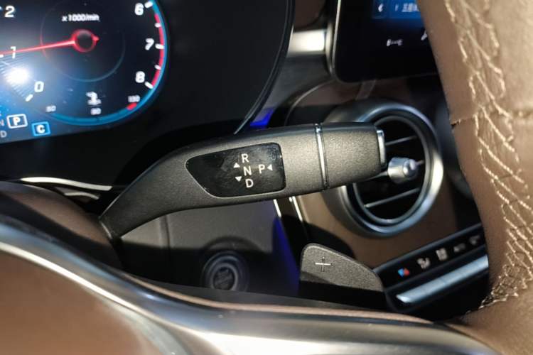 Used Mercedes-Benz GLC 2020 GLC 300 L 4MATIC Dynamic Edition Gear Lever