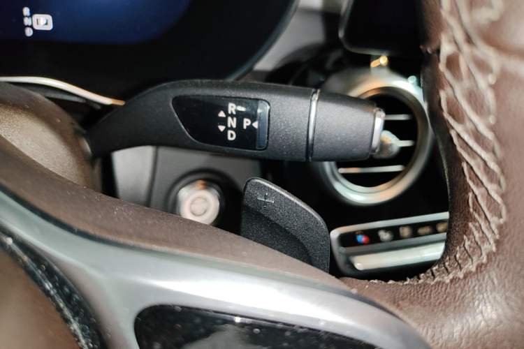 Used Mercedes-Benz GLC 2020 Facelifted GLC 260 L 4MATIC Dynamic Edition Gear Lever