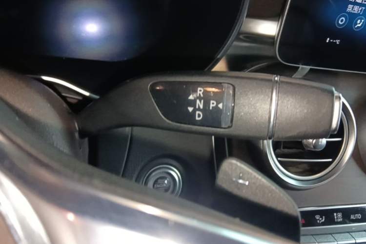 Used Mercedes-Benz GLC 2020 GLC 300 L 4MATIC Dynamic Edition Gear Lever