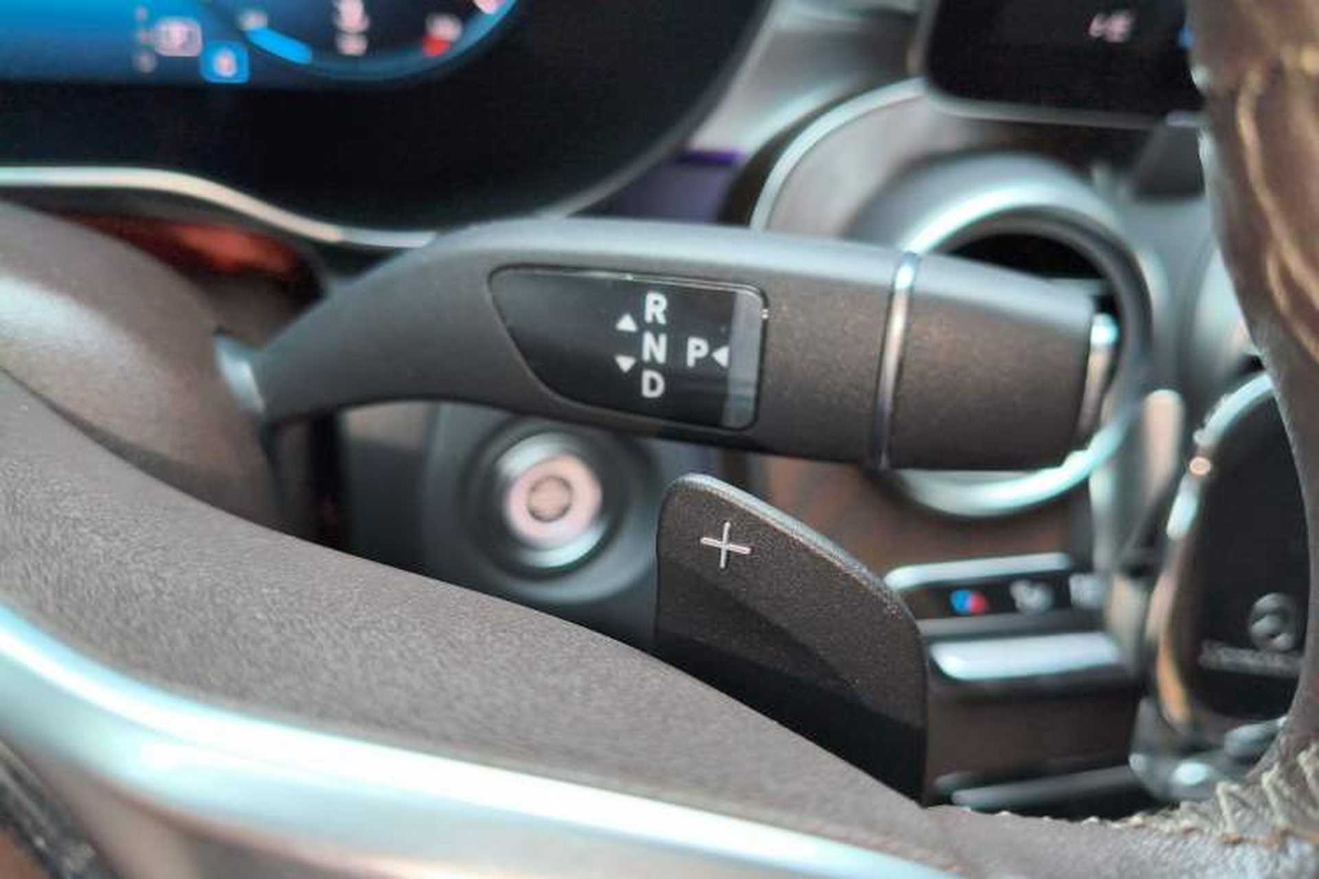 Used Mercedes-Benz GLC 2020 Facelift GLC 260 L 4MATIC Luxury Edition Gear Lever