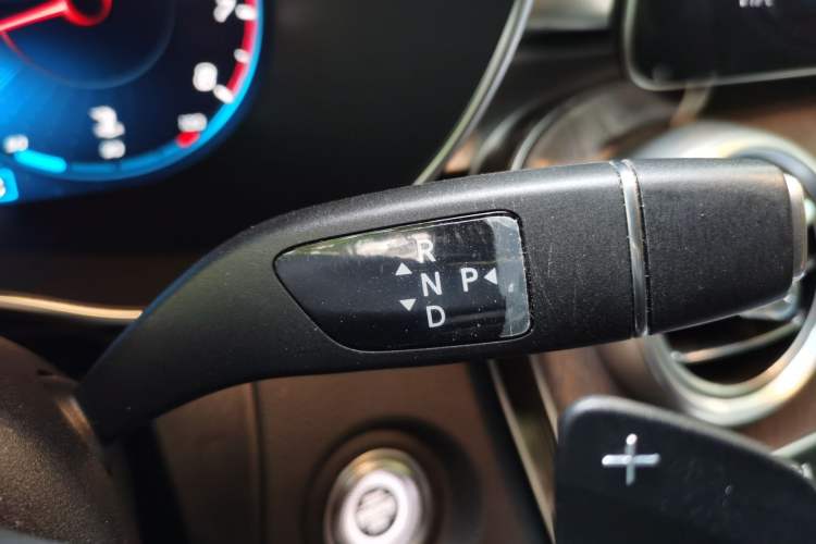 Used Mercedes-Benz GLC 2020 Facelift GLC 260 L 4MATIC Luxury Edition Gear Lever