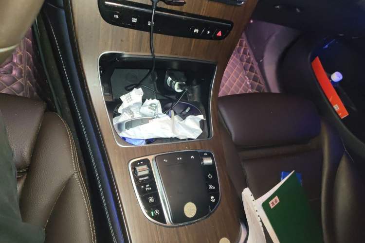 Used Mercedes-Benz GLC 2020 Facelifted GLC 300 L 4MATIC Luxury Edition Gear Lever