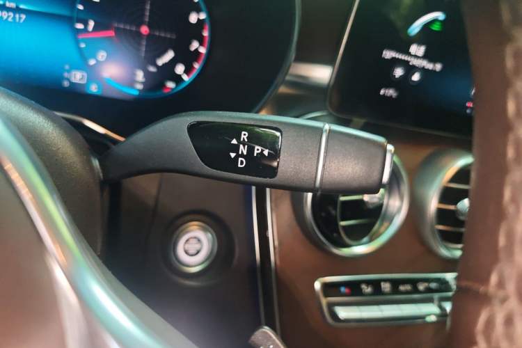 Used Mercedes-Benz GLC 2020 Facelift GLC 300 L 4MATIC Dynamic Edition Gear Lever