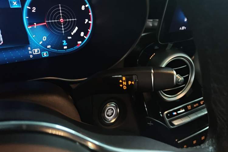 Used Mercedes-Benz GLC 2020 Facelifted GLC 260 L 4MATIC Dynamic Edition Gear Lever