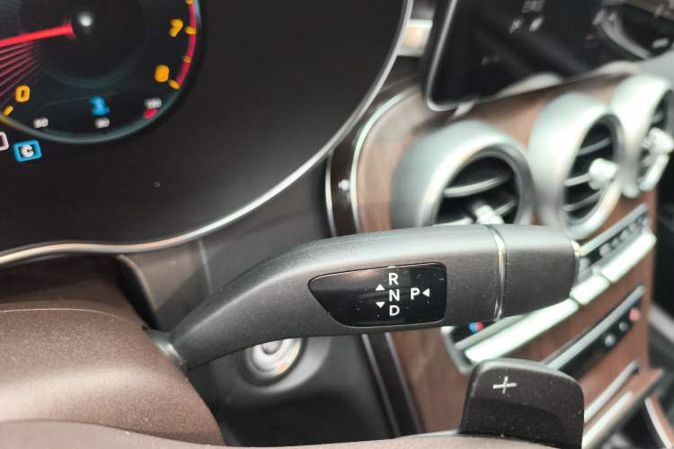 Used Mercedes-Benz GLC 2020 Facelifted GLC 300 L 4MATIC Luxury Edition Gear Lever