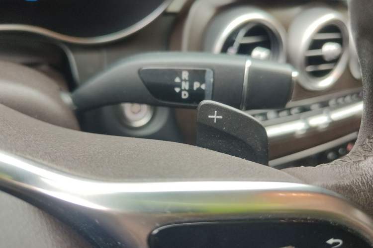 Used Mercedes-Benz GLC 2020 Facelifted GLC 260 L 4MATIC Dynamic Edition Gear Lever